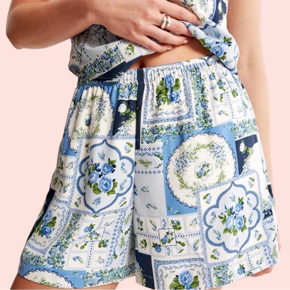 New Abercrombie & Fitch Floral Shorts